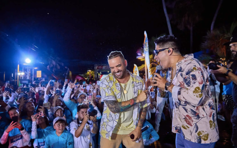 Chino & Nacho regresan a Ecuador con su “Eternos Tour”, prometiendo revivir sus grandes éxitos en Quito y Guayaquil.