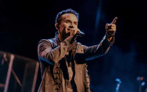 Fonseca enciende la fiesta tropical en Ecuador con su “Tropicalia Tour”, programado para el 2 y 3 de octubre en Guayaquil y Cuenca.