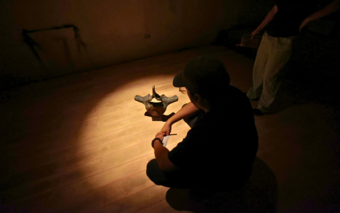 Arte perturbador en Ecuador: Boris Saltos vuelve con una muestra que desafía los límites entre lo orgánico y lo artificial.