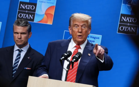 Donald Trump, en rueda de prensa tras la cumbre de la OTAN, donde arremetió contra España por no aumentar su presupuesto en Defensa.