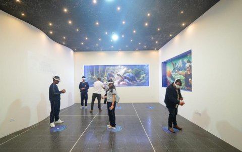 Se habilitó un espacio de realidad virtual, que permite al visitante sumergirse en dos experiencias inmersivas.