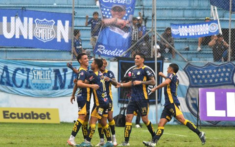 Delfín busca meterse en la pelea por el título de la LigaPro 2025.