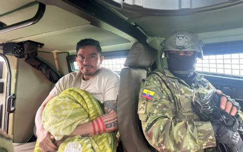 Daniel y Noé Salcedo fueron trasladados bajo fuerte resguardo militar desde Riobamba a Quito.