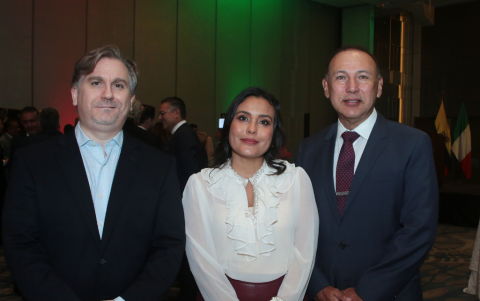 Juan Francisco Mendoza, María Cristina Lira y Roberto Caputi.