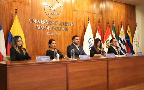 Johanna Verdezoto, Piedad Cuarán, Jazmín Enríquez y David Rosero se prestaron para el sainete de Andrés Fantoni.