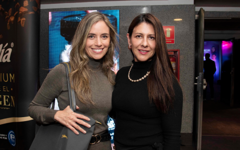 Anabel Galarza y Mónica Olmedo.