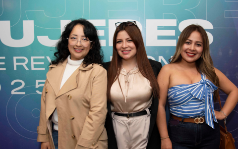 Jessie Garzón, Vanessa Alemán y Mishell Alemán.