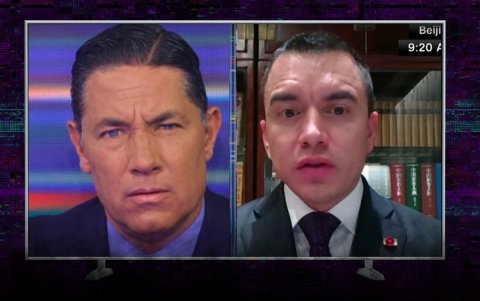 Daniel Noboa durante la entrevista con Fernando del Rincón, donde defendió sus leyes de seguridad