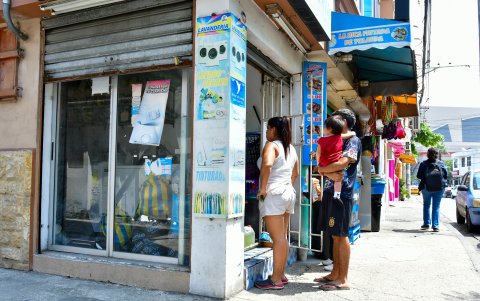 FOTO REFERENCIAL. En el último año, la Alcaldía ha atendido ya a 15.000 solicitudes de regulación. La Alcaldía asegura que el proceso es práctico ahora.
