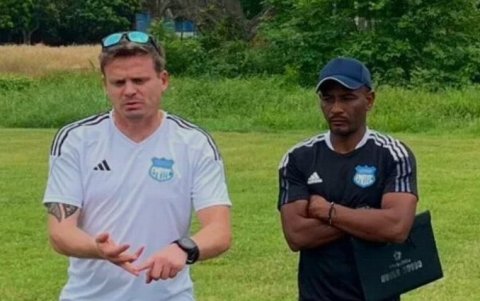 Nasuti (i) y Óscar Bagüí direccionaron a Emelec de forma interina.