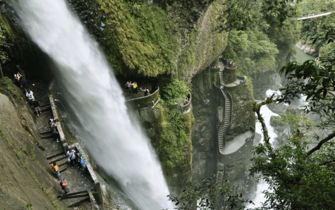 Aventura y paisajes únicos en Baños, el paraíso de los deportes extremos