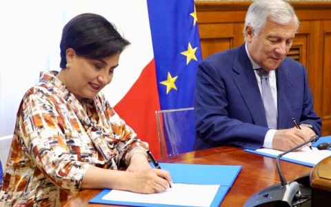 Los cancilleres de Ecuador, Gabriela Sommerfeld, y de Italia, Antonio Tajani, firmaron un memorando con el que el Gobierno de Roma permitirá el ingreso de trabajadores ecuatorianos a su país.