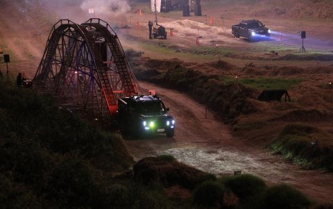 Los asistentes presenciaron un recorrido por un circuito de tierra y lodo, en el que la Kia Tasman se lució con una prueba 4x4 que superó ampliamente.