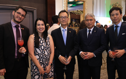 Daniel Calero, Emiliana Cano, Jae Hyun Shim, Agung Kurniadi y Trinidad Takenori.