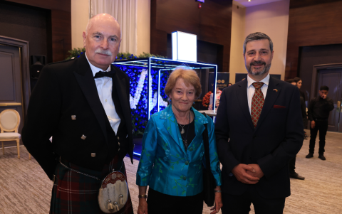 Andrew Taunton, Sylvia Harcourt y Gary Manners.