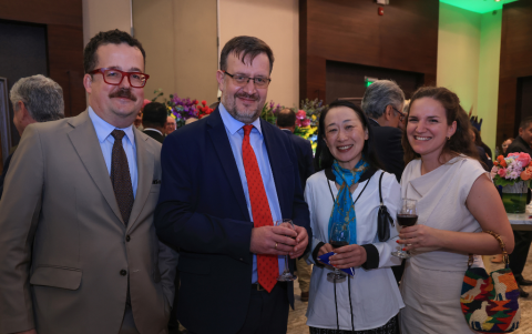 Tomás López, Philippe Richou, Yuki Konagaya yApolline Six.