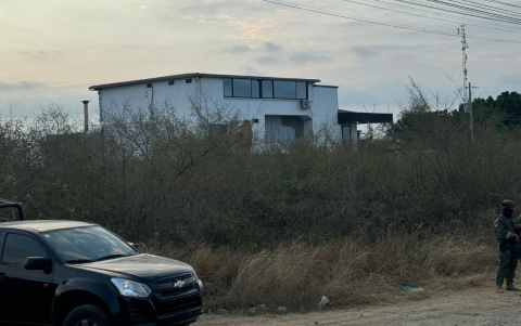 Vista exterior de la casa donde se recapturó a alias Fito, en el barrio Monterrey de Montecristi.