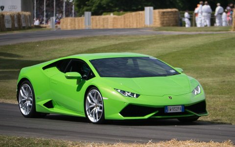 El Lamborghini Huracan es un carro de lujo.