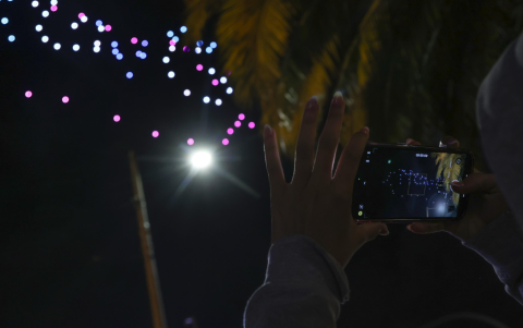 Un show de drones se realizó para celebrar a la cantante