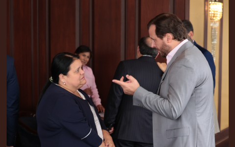 Teresa Nuques y Ruggero Echanique.