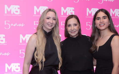 María Patricia Graf, Patricia Barriga y Kamilly Tacuri.