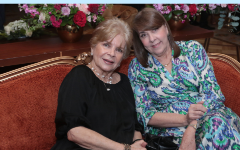 Nella Cañarte y María Lourdes Barriga.