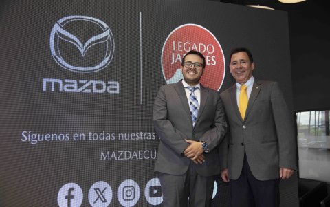 Juan Francisco Vaca, gerente de Marketing Mazda, y Marcelo González, gerente comercial Mazda.