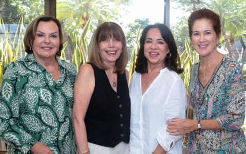 Patricia Estrada, María Mercedes de Martínez, Teresa Bustamante y Nena Mayo.