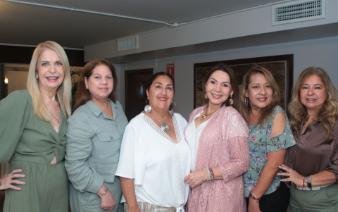 Cristina Navarro, Marcela Delgado, Roxana de Anda, Patricia Hidalgo, Verónica Async y Sandra Mendoza.