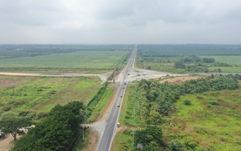 La Prefectura del Guayas está trabajando, en el tramo 5, en las vías de acceso del Quinto Puente.