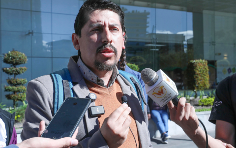 El abogado del colectivo Yasunidos, Danilo Caicedo, habló con la prensa