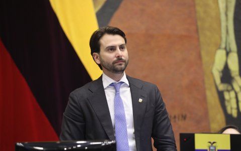 El presidente de la Asamblea, el oficialista Niels Olsen.