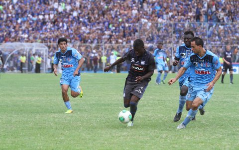 Enner Valencia se inició jugando como extremo de Emelec, en 2010.