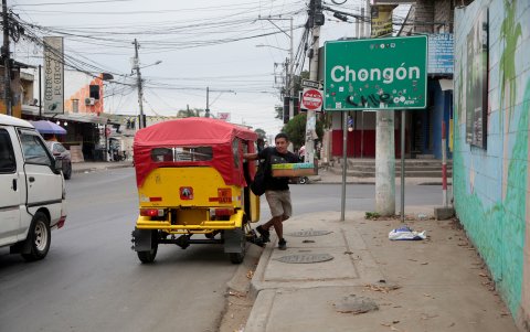 Entrada a la comuna de Chongón.