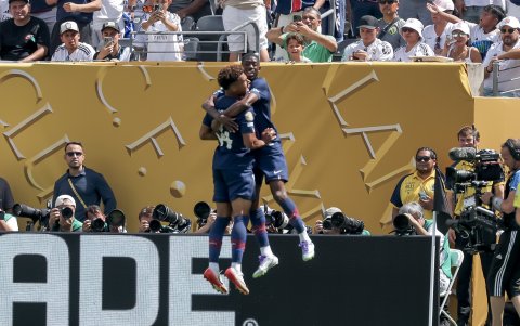 Ousmane Dembélé (d) fue uno de los anotadores de la goleada (4-0) de PSG a Real Madrid.
