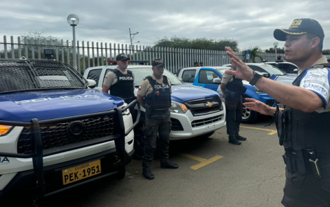 La Policía Nacional asumió oficialmente el control de la Agencia Municipal de Tránsito de Manta.