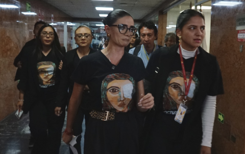 Jhajaira Urresta durante el anuncio de su salida del movimiento Revolución Ciudadana, este 10 de julio de 2025.