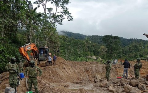 Fuerzas Armadas ejecutaron dos operativos contra la minería ilegal en Zamora Chinchipe