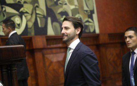 La Asamblea presidida por Niels Olsen ha aprobado las leyes enviadas por el presidente Daniel Noboa.