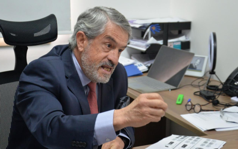 El médico José Ruales ha sido consultor de la OPS, ha trabajado 40 años en salud pública.