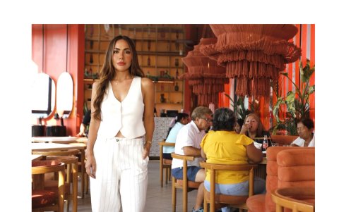 Desde El Cangrejo Volador, Stefania lidera cada detalle de la experiencia: del menú al ambiente.