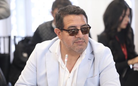 Santiago Díaz Asque fue suplente de Priscila Schettini, quien tiene suspendido sus derechos políticos.