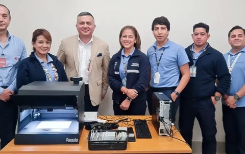 Estos equipos permitirán a las Fuerzas Armadas ecuatorianas mejorar la vigilancia en zonas limítrofes terrestres y marítimas.