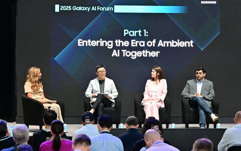 (De izquierda a derecha) Los moderadores Sabrina Ortiz, Jisun Park, Mindy Brooks y el Dr. Vinesh Sukumar.