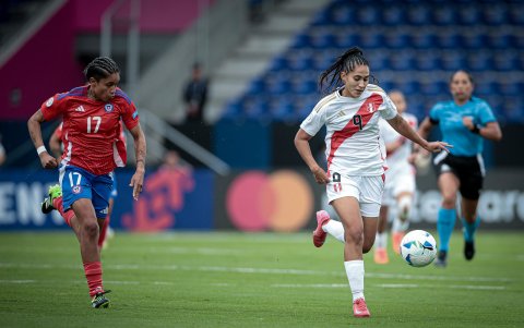Perú debutó con una derrota ante Chile en la Copa América Femenina.