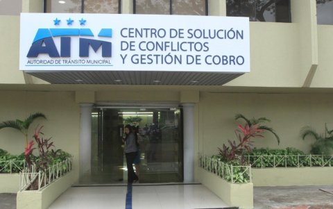 Los trámites oficiales siempre se deben de realizar en las agencias y a través de canales oficiales