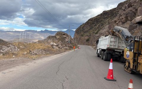 En la vía Cuenca- Girón- Pasaje existen más de 40 puntos críticos que serán intervenidos luego que se culminen los estudios técnicos.