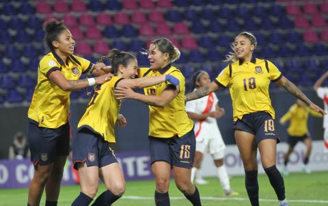 Ligia Moreira marcó el tercer gol de Ecuador en la victoria sobre Perú.