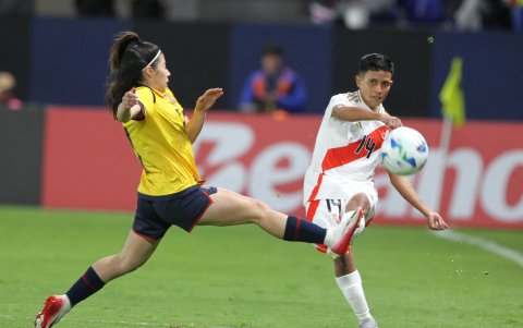 Emily Arias (i) marcó un tanto en la victoria tricolor 3-1 sobre Perú, en la fecha 2 de la Copa América Femenina.