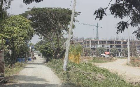 El Nuevo Samborondón se construye al lado de la ruralidad de recintos como Barranca Central, Sabanilla y San Nicolás.